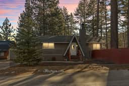 2BR Beartime Story Cabin w BBQ