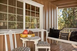 2BR Eureka Designer Cabin w Pergola & Ping Pong