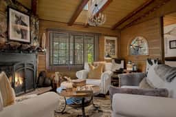 2BR Eureka Designer Cabin w Pergola & Ping Pong