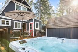 National Forest View Chalet: Hot Tub, A/C & BBQ