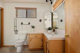 Lakefront Pines w/ Hot Tub, w/ Panoramic Views