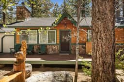 Mellow Mountain Getaway w Hot Tub and Firepit