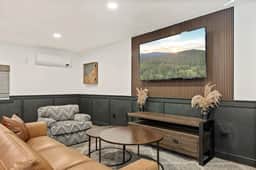 3BR Modern Hideaway w Game Room