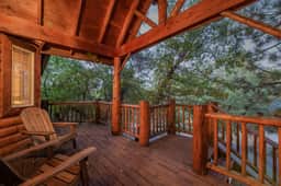 Peaceful Shady Bear, Hot Tub & Wood Fireplace