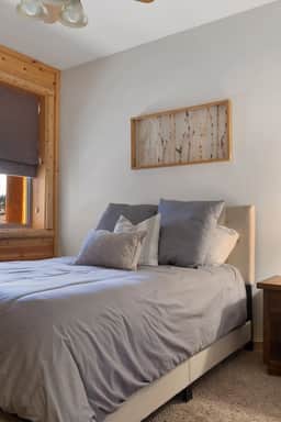 Sky High Ultimate Lodge, Hot Tub & Lake Views