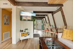 Swiss Bliss, Ideal Location w Hot Tub & BBQ