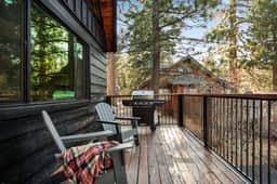 The Silver Coyote, w/ Bear Mtn Views & Firepit