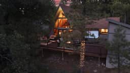 Treehouse Cottage A-Frame + Games + Spa + BBQ