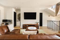 Custom Lux Cabin, Lake Views, Spa & Game Room