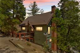 *NEW* 3BR Mountain Sanctuary w Foosball & Epic Views