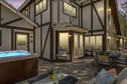 Modern Lodge Near the Ski Slopes, Hot Tub, Games