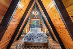 A Frame Slope Chalet |Mountain Views and Hot Tub