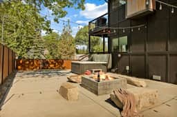 Urban Manor, Walk 2 Bear Mtn & Hot Tub w Firepit