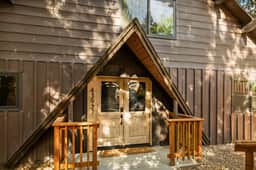 Soul Peak Mountain Cabin w/ Deck & Hot Tub