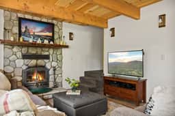 3BR Alpen Haus w Sauna, Hot Tub, Game Room & BBQ