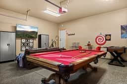 High Altitude Modern Retreat, Game Room & Hot Tub