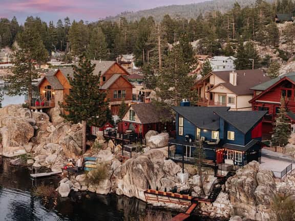 180 Degree View Of The Lake | SPA + A/C!