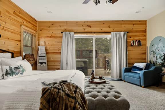 Bear Creek Lodge w/ Hot Tub near Snow Summit