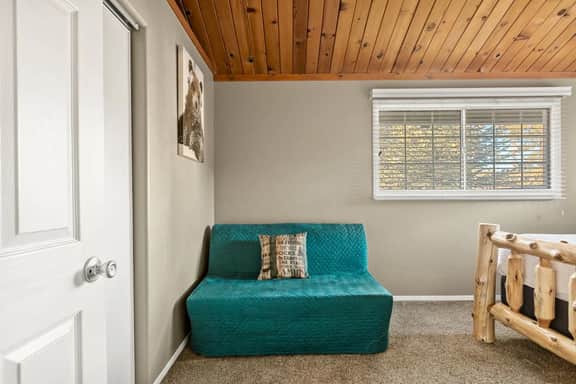 2BR Beartime Story Cabin w BBQ