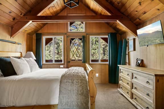 Hidden Pines - Hot Tub, BBQ & Pool Table