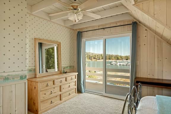 4BR Lakefront Vibes Getaway | Dock, Spa & Games