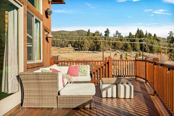 Luxurious Coyote Flat w/ Lake Views & Game Room