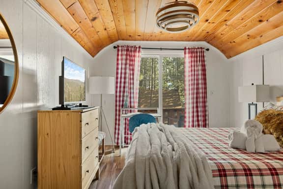 Lynx Lodge|Walk to Zoo, Hot Tub & Game Room