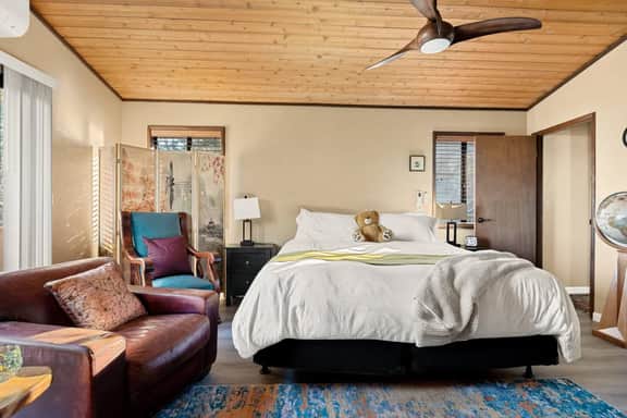 Maple Lane w/ Hot Tub & EV charger, Pet Friendly