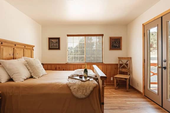 Rancharillo w Hot Tub & Barn Game Loft & Mtn Views