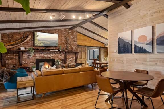 Ritz-Craterton|Spa, BBQ, Game Room, EV, Pups