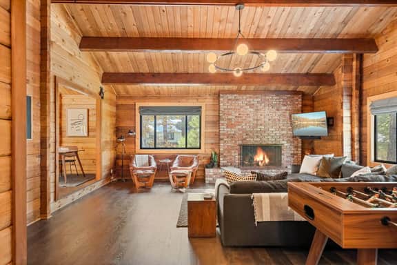 Shadow Wood Lodge, w Hot Tub near Ski Slopes