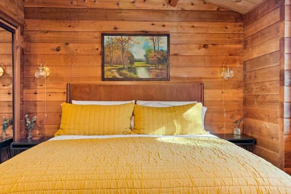 Shadow Wood Lodge, w Hot Tub near Ski Slopes