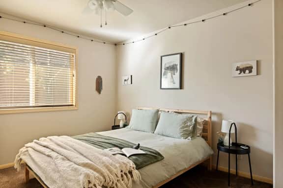 NEW 3BR Starlight Haus w EV Charger & Fireplace