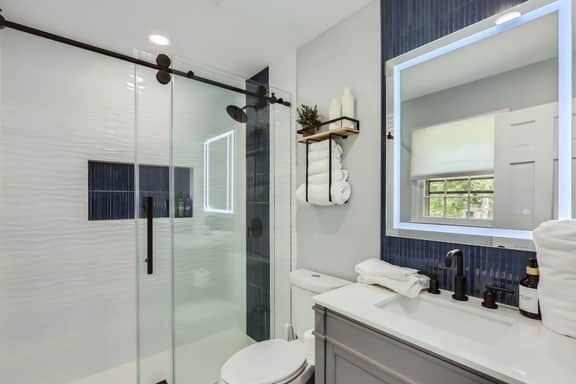 Stylish Guesthouse Near Duke w/ Fire Pit & Deck