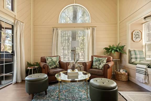 Iris Haus, w/ Hot Tub, Forest Views and Game Room