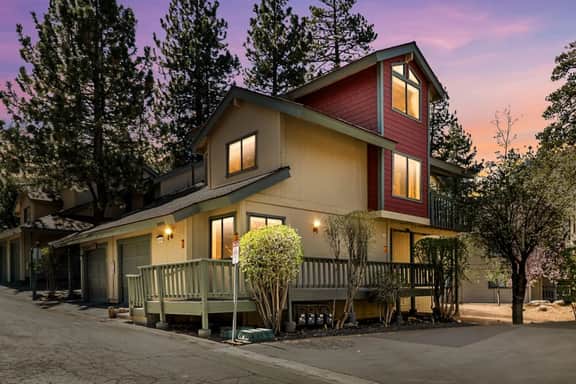 Nest At Moonridge, w/ Hot tub & Golf Course Views