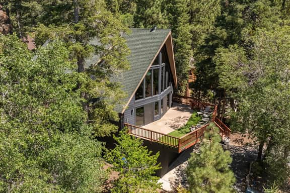 A-Frame Point | Game Room, Movie Theater & Sauna