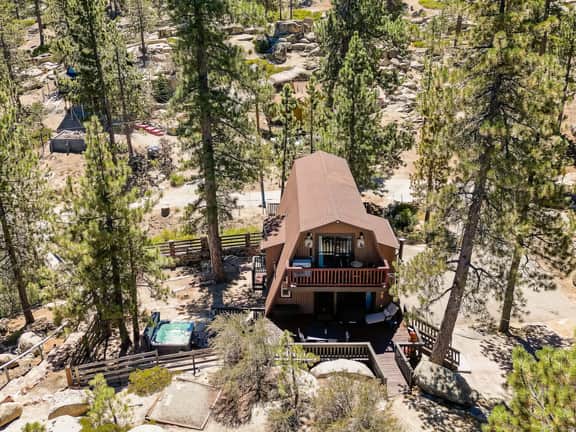*NEW* Larks Modern Nest | Near Lake, Spa & Arcade