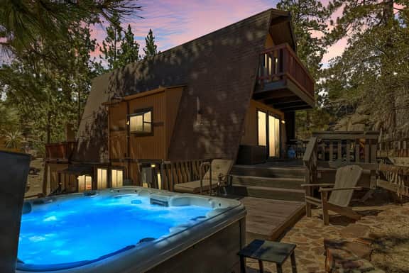 *NEW* Larks Modern Nest | Near Lake, Spa & Arcade