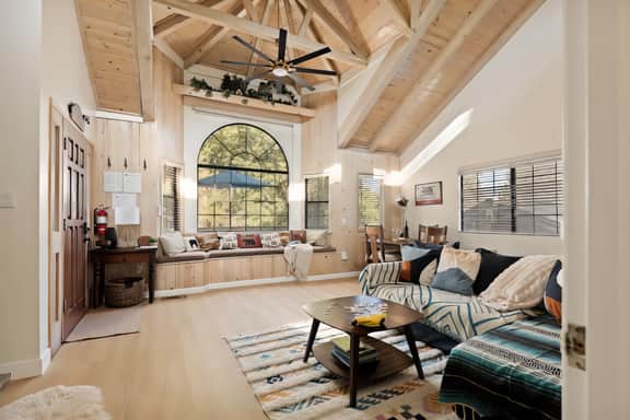 2BR Acorn Cottage w Fireplace, Hot Tub & BBQ