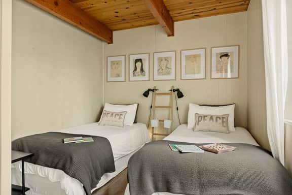 2BR A-Frame Mood, Slopes Views Near Bear Mountain
