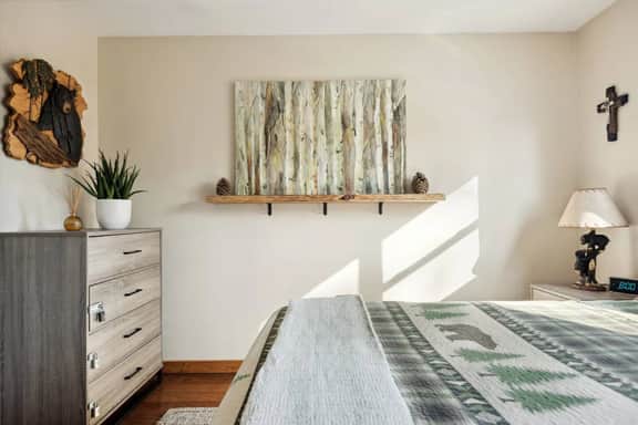 Alpine Crest w BBQ & Fully Fenced Pet Friendly
