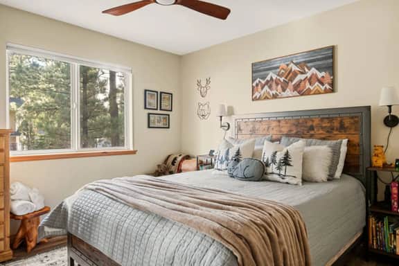 Enchanted Log Grove, Hot Tub, EV, Pool Table
