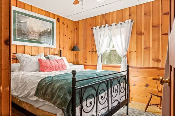 Tree Top Ranch w/ Hot Tub & Walk to the Village