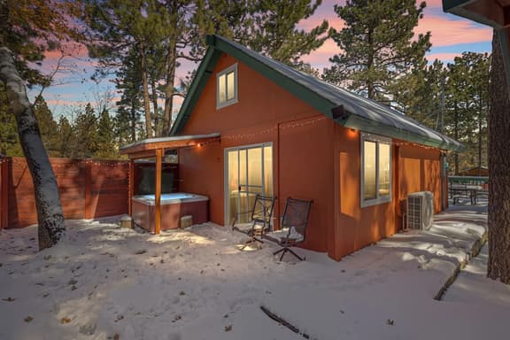 Calipe Lux Cottage| Steam Sauna, BBQ & Hot Tub