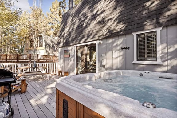 Guest FAV Luxury Sun Chalet w Hot Tub, BBQ