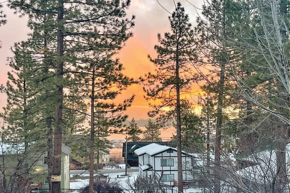 Serenity Nook | Hot Tub - Views of Big Bear Lake - Backyard Dream