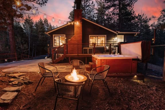 Modern Retreat | Spa, EV, Mountain Views & BBQ