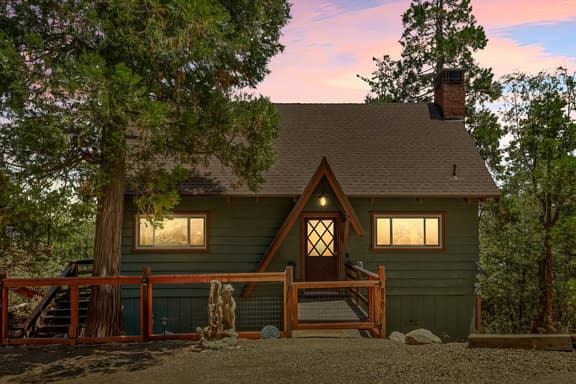 *NEW* 3BR Mountain Sanctuary w Foosball & Epic Views