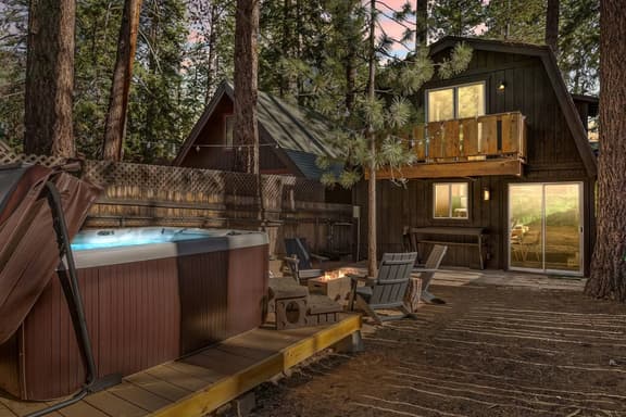 Nily's Squirrel Nest | Hot Tub and Fire pit